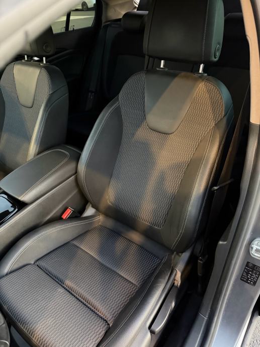 Opel Insignia (121 kW) - PRVI VLASNIK, LED Matrix, NOVE PREMIUM GUME, fotografija 15