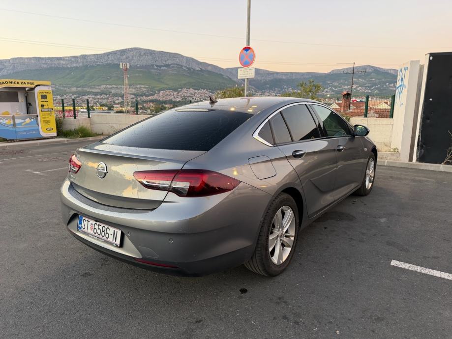 Opel Insignia (121 kW) - PRVI VLASNIK, LED Matrix, NOVE PREMIUM GUME, fotografija 5