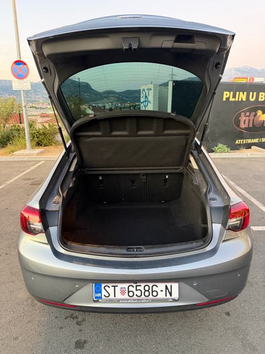 Opel Insignia (121 kW) - PRVI VLASNIK, LED Matrix, NOVE PREMIUM GUME, fotografija 17