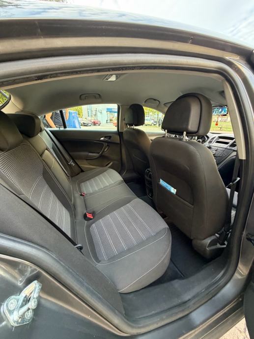 Opel Insignia 2.0 CDTI 96 kW, fotografija 14