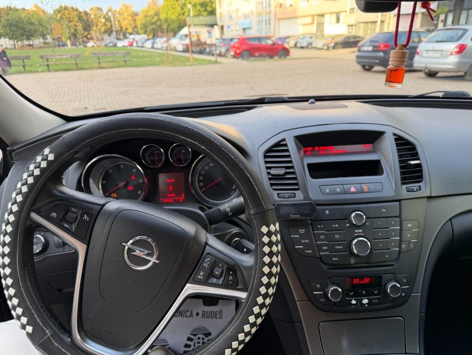 Opel Insignia 2.0 CDTI 96 kW, fotografija 16
