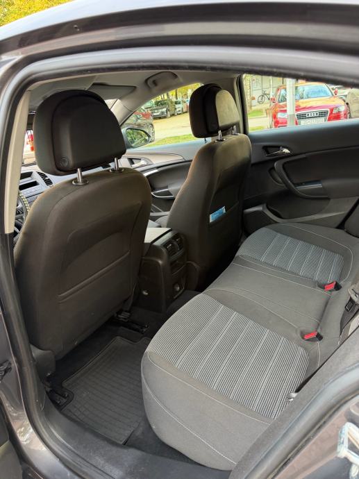 Opel Insignia 2.0 CDTI 96 kW, fotografija 12