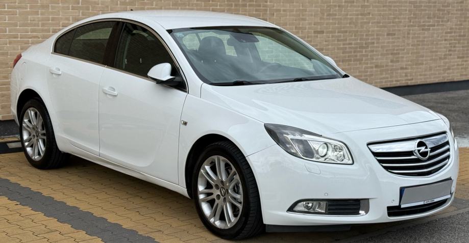 Opel Insignia 2.0 CDTI•Cosmo•Automatska klima•Tempomat•Koža•Xenon•Nav, fotografija 4
