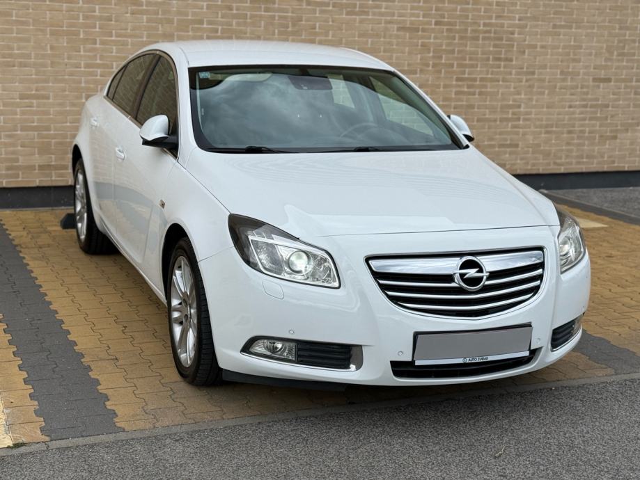 Opel Insignia 2.0 CDTI•Cosmo•Automatska klima•Tempomat•Koža•Xenon•Nav, fotografija 5