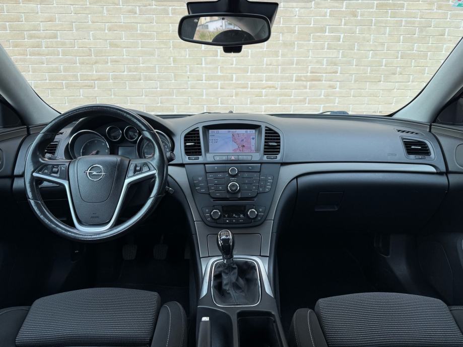 Opel Insignia 2.0 CDTI•Cosmo•Automatska klima•Tempomat•Koža•Xenon•Nav, fotografija 15