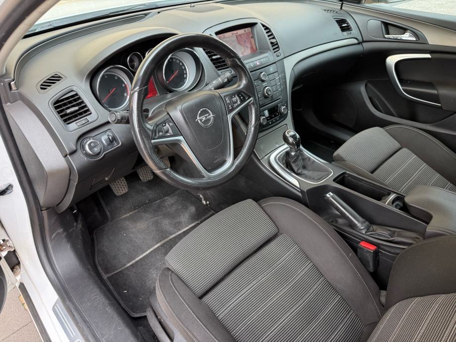 Opel Insignia 2.0 CDTI•Cosmo•Automatska klima•Tempomat•Koža•Xenon•Nav, fotografija 16