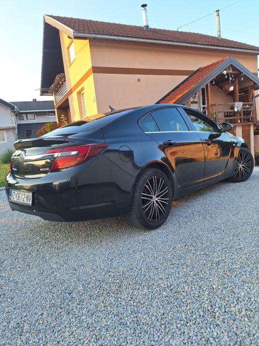 Opel Insignia 2,0 CDTI, fotografija 3