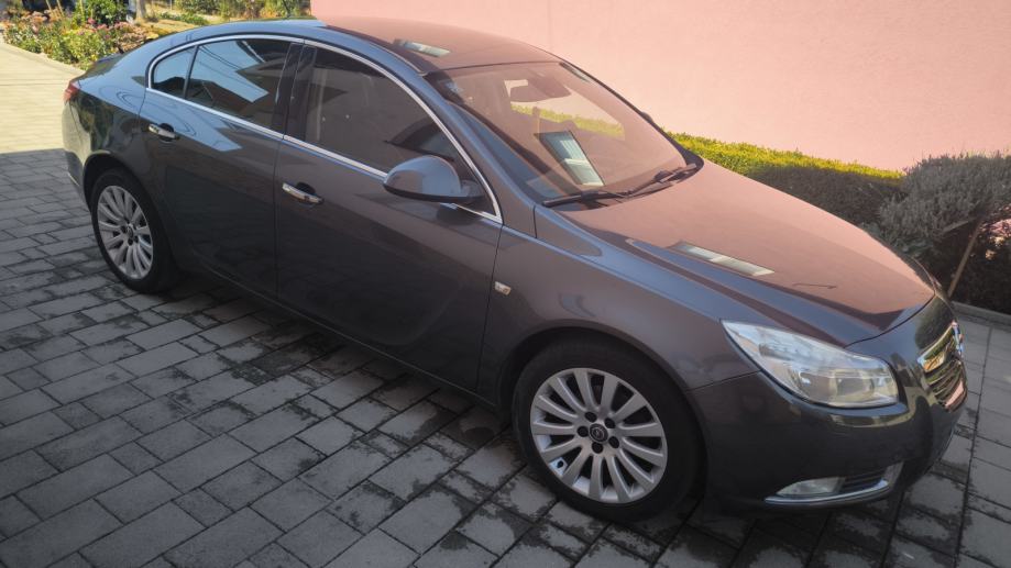 Opel Insignia 2,0 CDTI, fotografija 3
