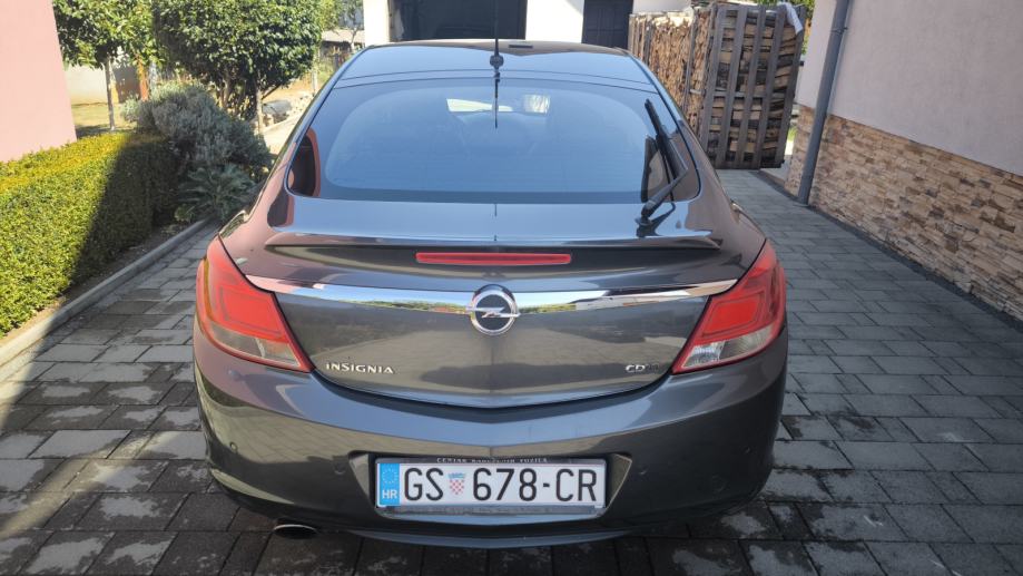 Opel Insignia 2,0 CDTI, fotografija 5