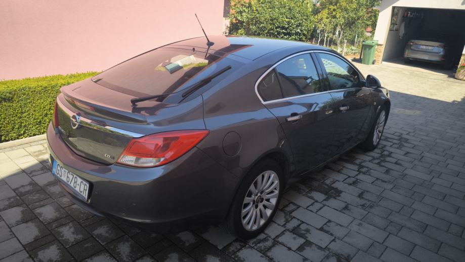 Opel Insignia 2,0 CDTI, fotografija 4