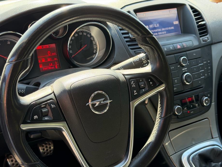 Opel Insignia 2,0 CDTI, fotografija 4