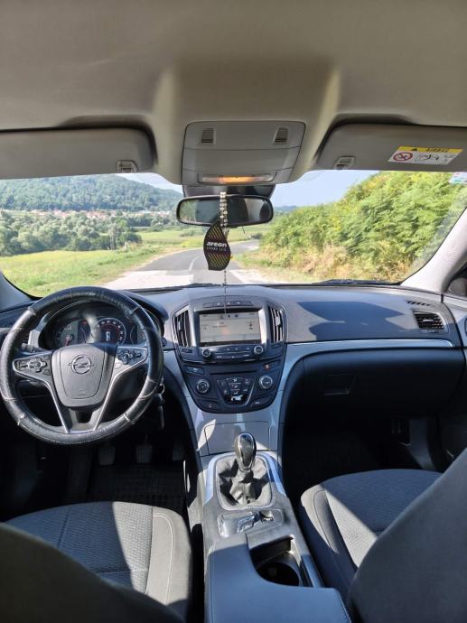 Opel Insignia 2,0 CDTI, fotografija 8