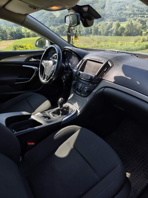 Opel Insignia 2,0 CDTI, fotografija 9