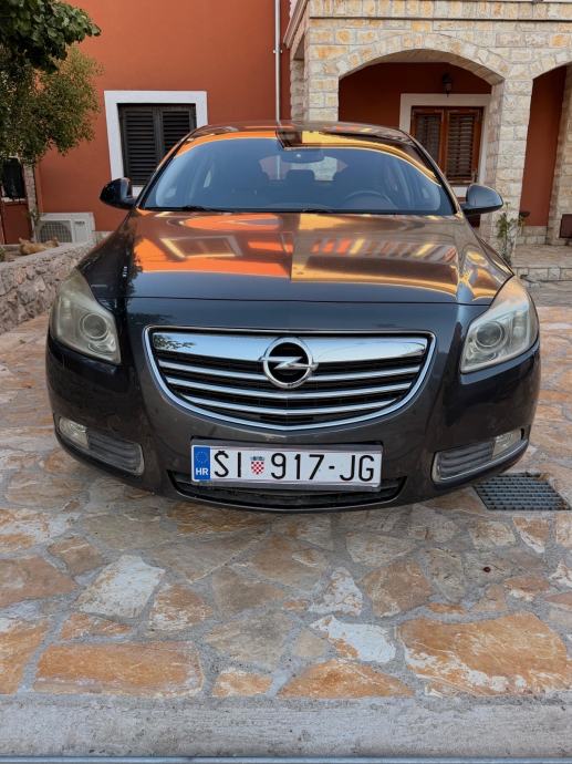 Opel Insignia 2,0 CDTI, fotografija 4