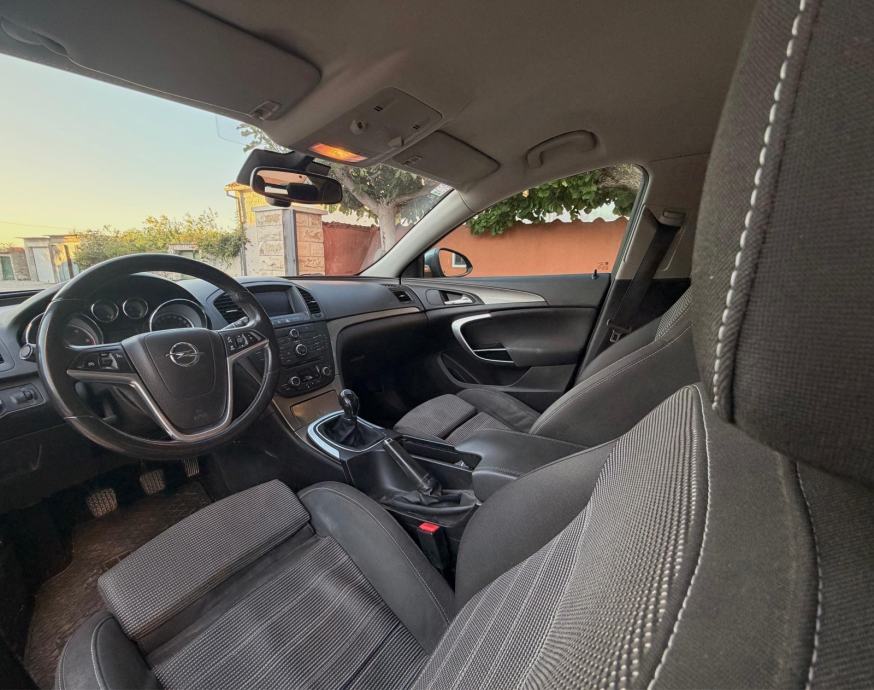 Opel Insignia 2,0 CDTI, fotografija 6