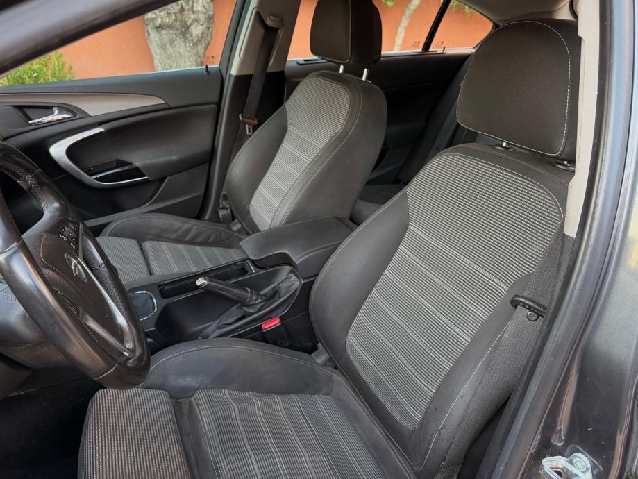 Opel Insignia 2,0 CDTI, fotografija 9