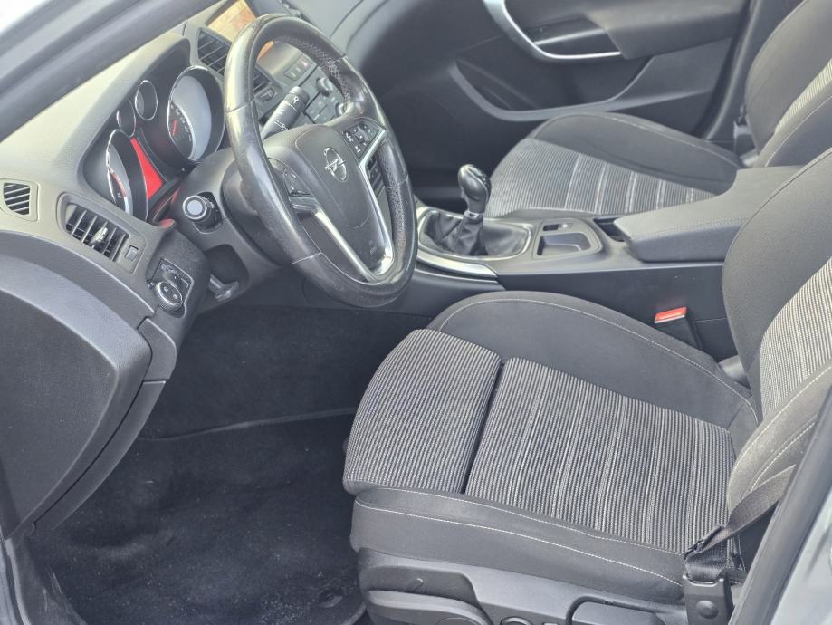 Opel Insignia 2,0 CDTI, fotografija 6