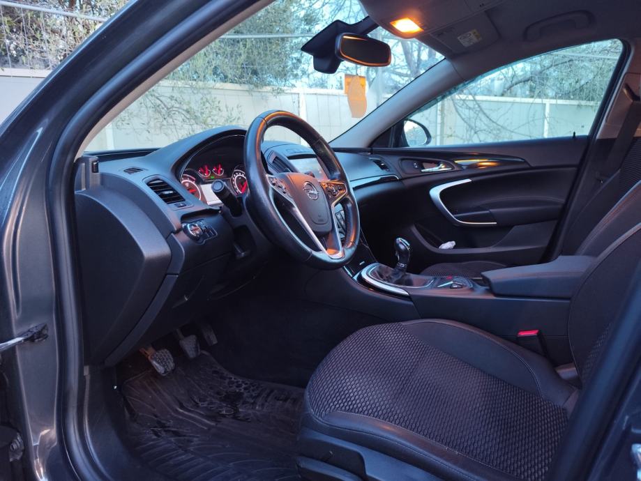 Opel Insignia 2,0 CDTI, fotografija 8