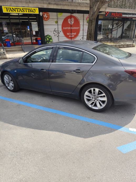 Opel Insignia 2,0 CDTI, fotografija 3