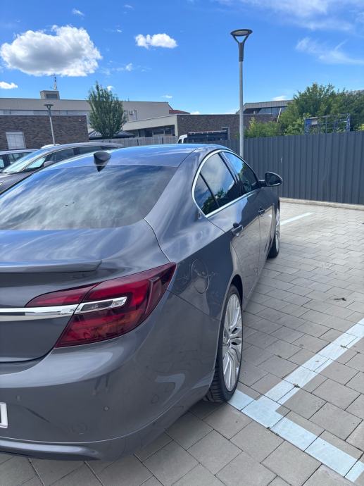 Opel Insignia 2,0 Turbo D, fotografija 4