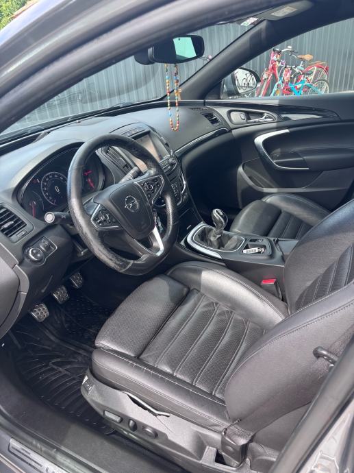 Opel Insignia 2,0 Turbo D, fotografija 5