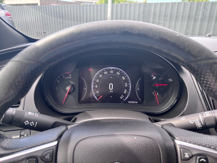 Opel Insignia 2,0 Turbo D, fotografija 6