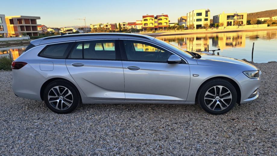 Opel Insignia Karavan 1,6 CDTI ⭐️KOMPLET SERVIS⭐️Stanje10/10, fotografija 9