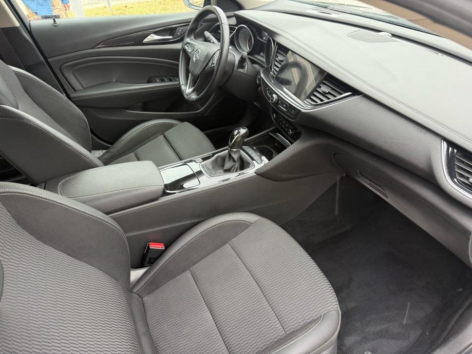 Opel Insignia Karavan 1,6 CDTI•NAVIGACIJA•KAMERA ZA PARKING•GARANCIJA•, fotografija 17