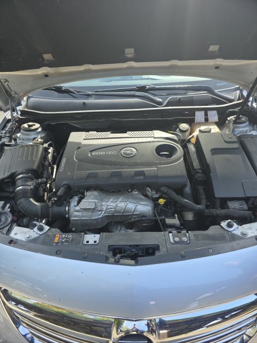Opel Insignia Karavan 2,0 CDTI, fotografija 2