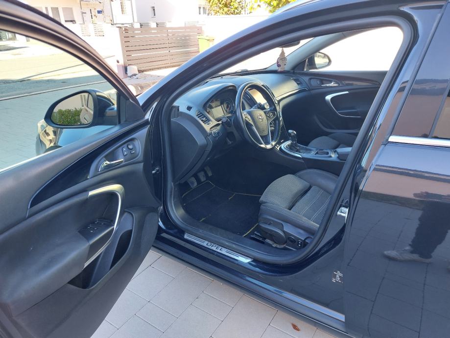 Opel Insignia Karavan 2,0 CDTI 125kw Cosmo Sport, fotografija 11