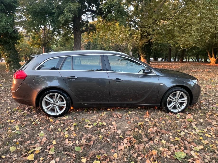 Opel Insignia (Sports tourer) 2.0 CDTI, fotografija 2