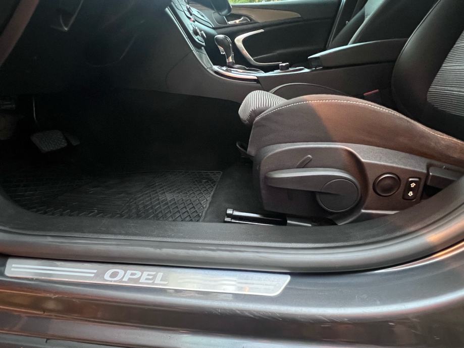 Opel Insignia (Sports tourer) 2.0 CDTI, fotografija 4