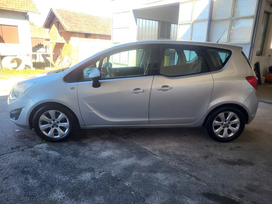 OPEL MERIVA 1.4 TURBO KLIMA TEMPOMAT EL.PAKET ALU REG 04/2027, fotografija 9