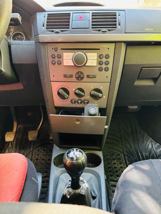 Opel Meriva 1,7 CDTI, fotografija 13