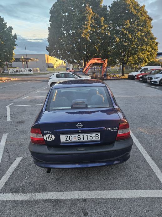 Opel Vectra 1,6 i 16V, fotografija 2