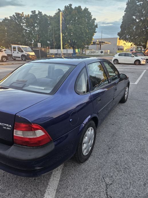 Opel Vectra 1,6 i 16V, fotografija 6