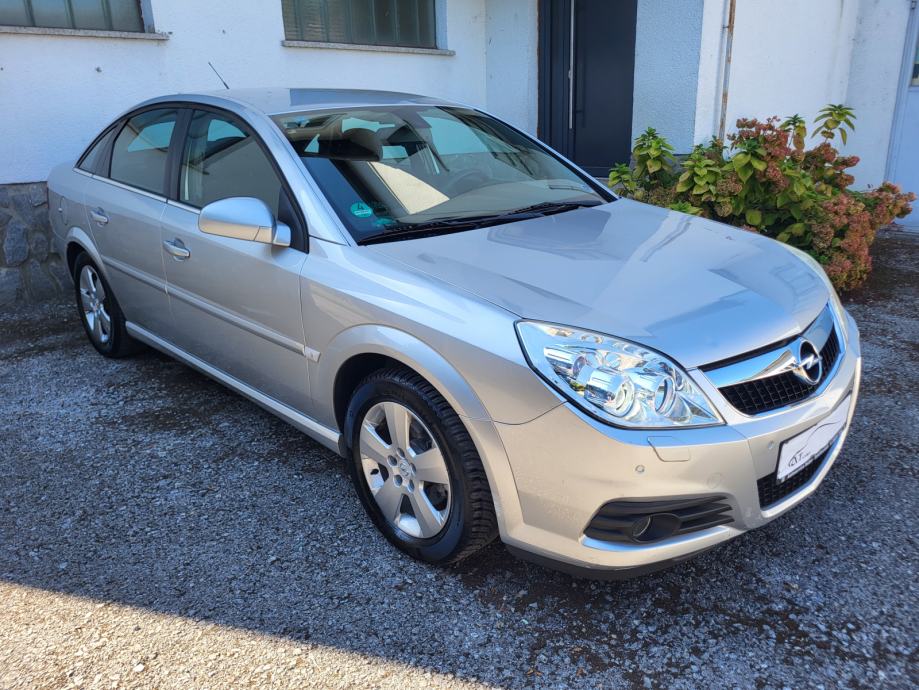 OPEL VECTRA 1.8 1. VLASNIK RAČUN DVOJNA KLIMA XENON ALU REG 09/2027, fotografija 4