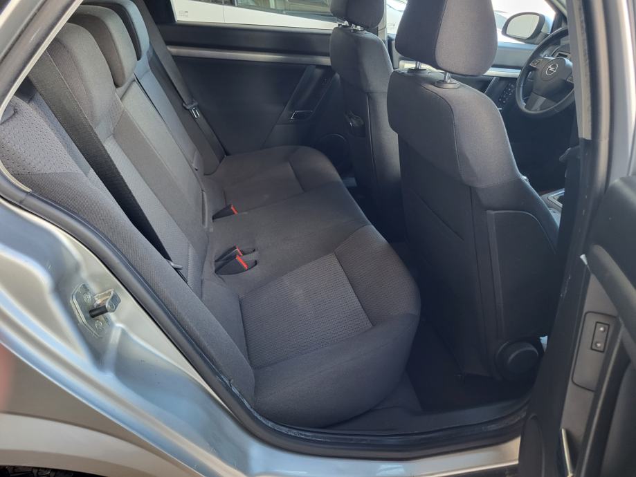 OPEL VECTRA 1.8 1. VLASNIK RAČUN DVOJNA KLIMA XENON ALU REG 09/2027, fotografija 13