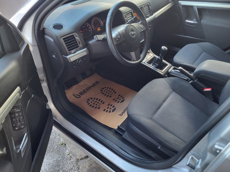 OPEL VECTRA 1.8 1. VLASNIK RAČUN DVOJNA KLIMA XENON ALU REG 09/2027, fotografija 14