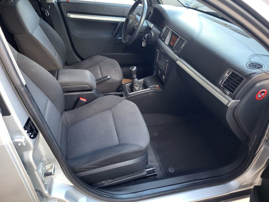 OPEL VECTRA 1.8 1. VLASNIK RAČUN DVOJNA KLIMA XENON ALU REG 09/2027, fotografija 12