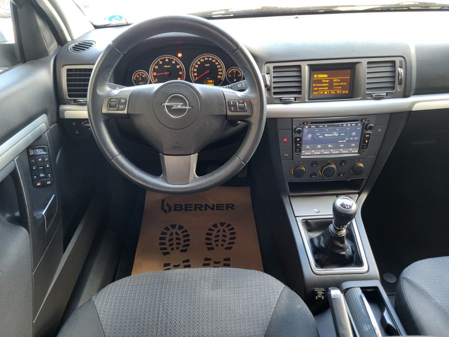 OPEL VECTRA 1.8 1. VLASNIK RAČUN DVOJNA KLIMA XENON ALU REG 09/2027, fotografija 2