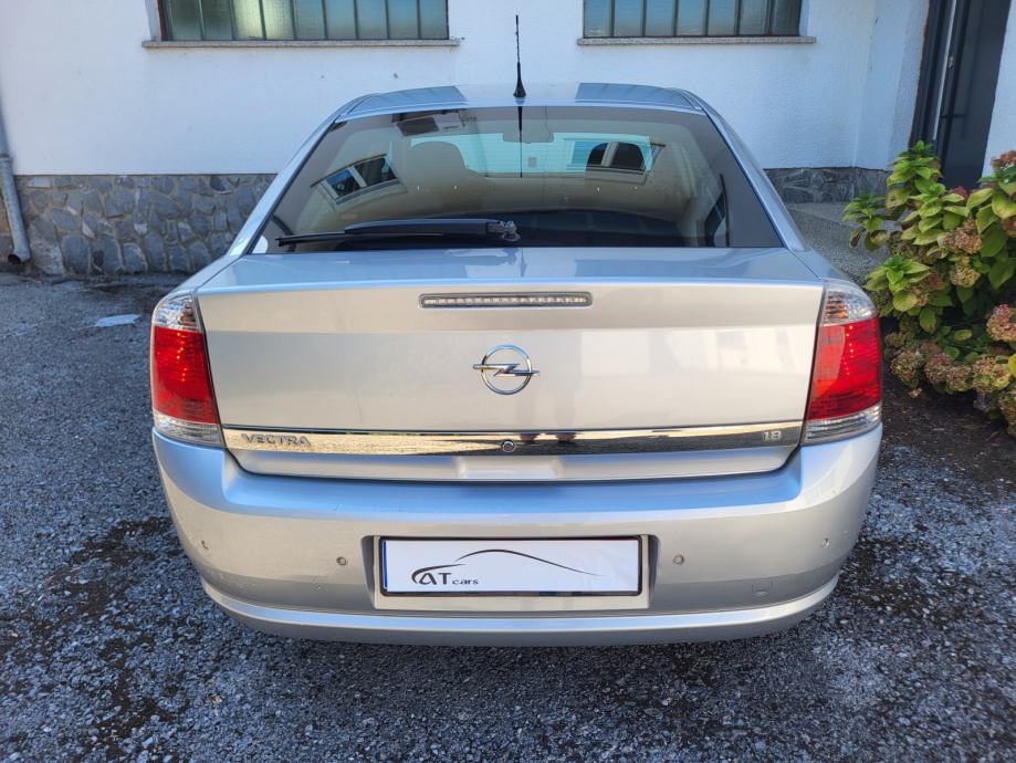 OPEL VECTRA 1.8 1. VLASNIK RAČUN DVOJNA KLIMA XENON ALU REG 09/2027, fotografija 7