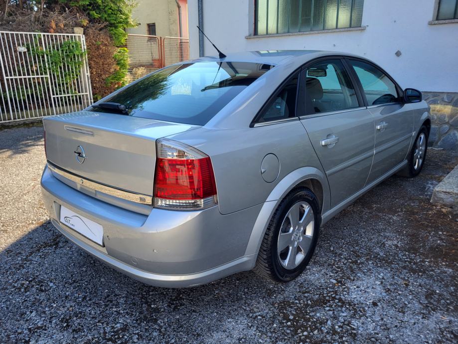 OPEL VECTRA 1.8 1. VLASNIK RAČUN DVOJNA KLIMA XENON ALU REG 09/2027, fotografija 6