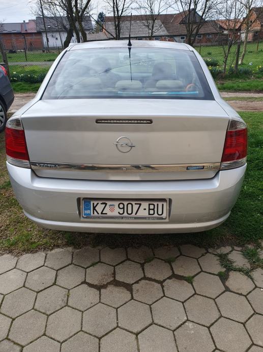 Opel Vectra B 1.8 16v Welches öl Opel Vectra 1,8 16V - PLIN, 2009 god.