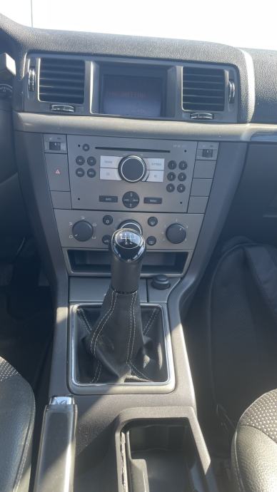 Opel Vectra 1,8 16V OPC Line, fotografija 15