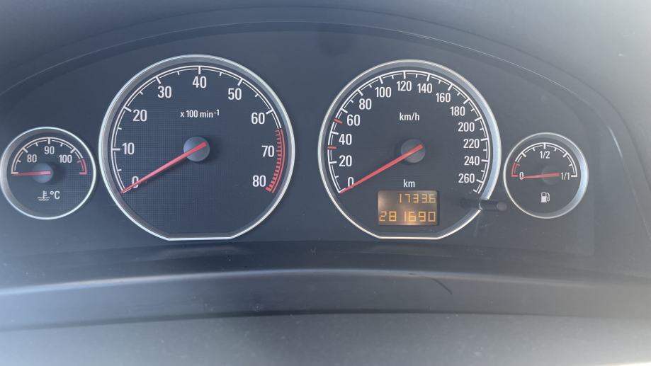 Opel Vectra 1,8 16V OPC Line, fotografija 17