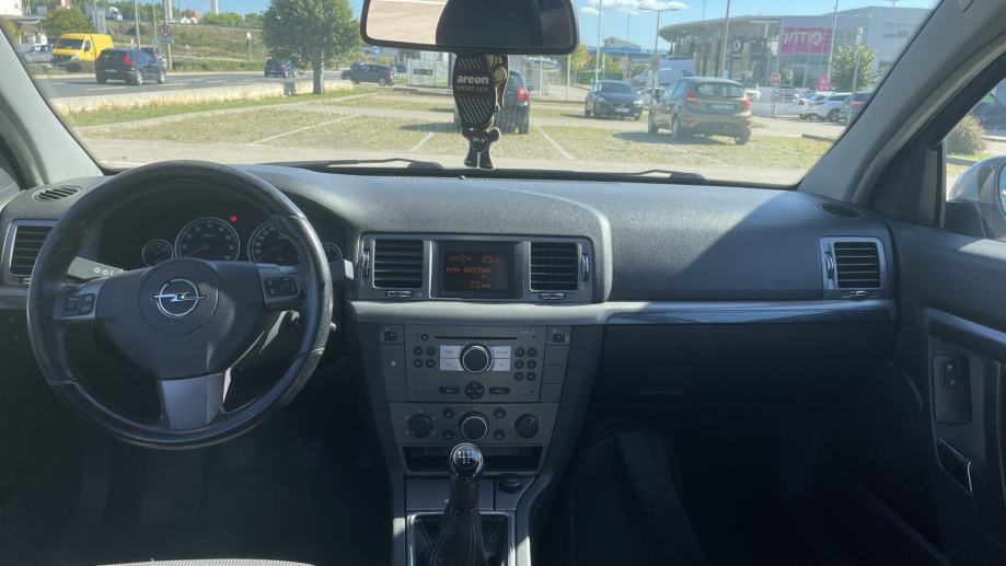 Opel Vectra 1,8 16V OPC Line, fotografija 16