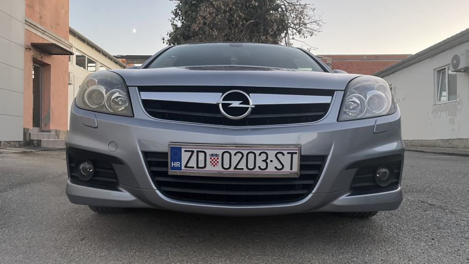 Opel Vectra 1,8 16V OPC Line, fotografija 4