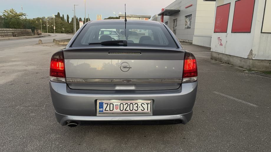 Opel Vectra 1,8 16V OPC Line, fotografija 7