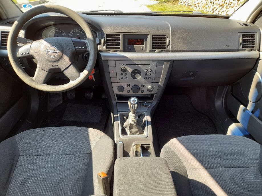 Opel Vectra 1,8, fotografija 6